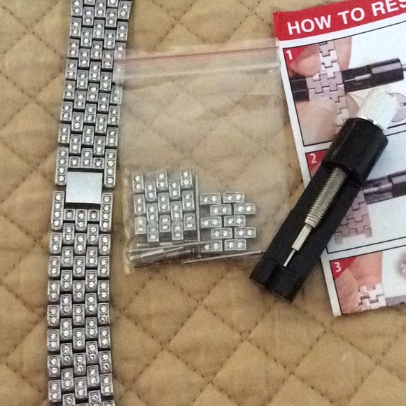 Fitbit Versa band with crystals. - Picture 2 of 2